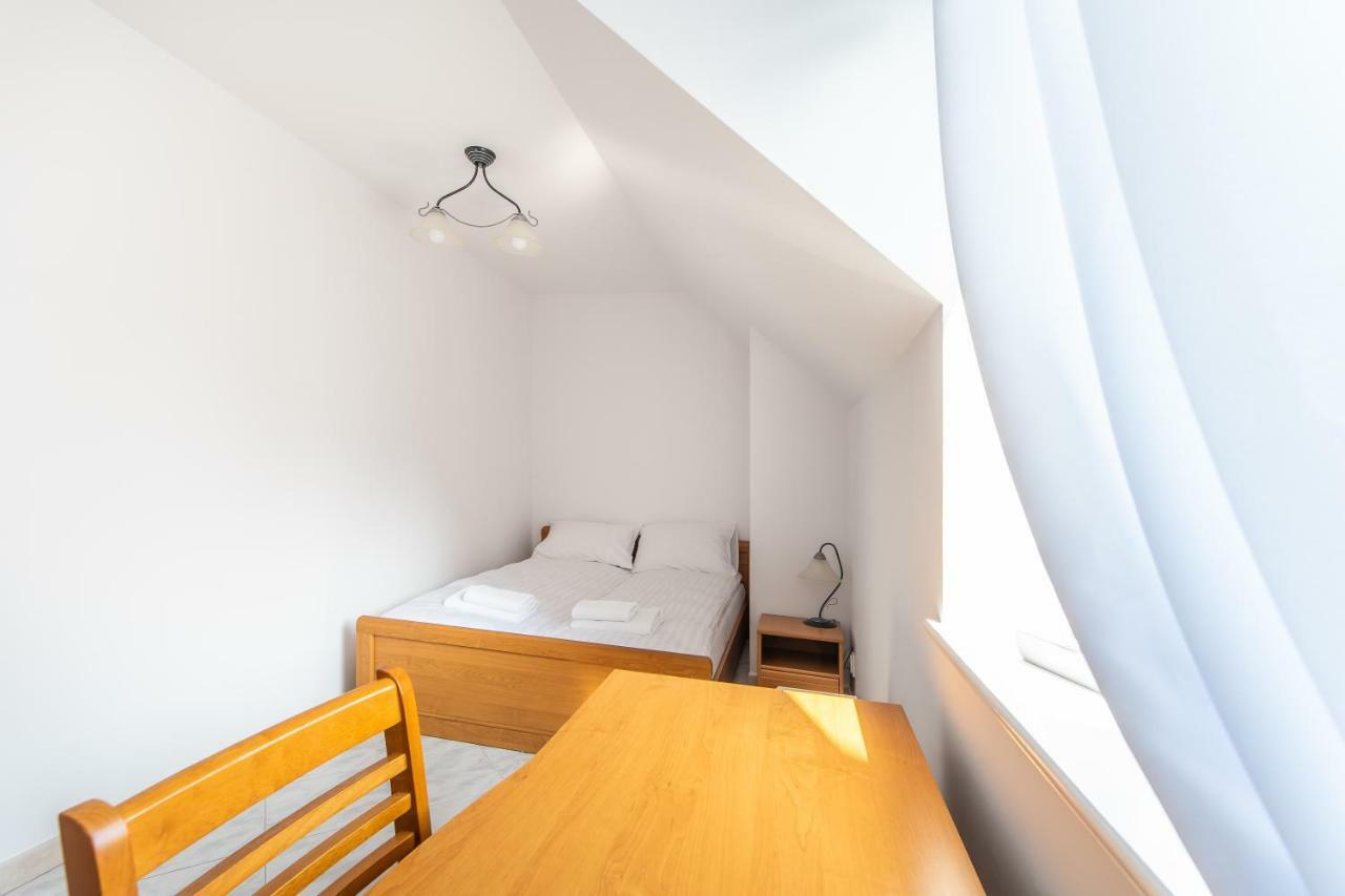 3-Bedroom Apartment Plac Neptuna By Noclegi Renters Мендзиздрое Екстериор снимка